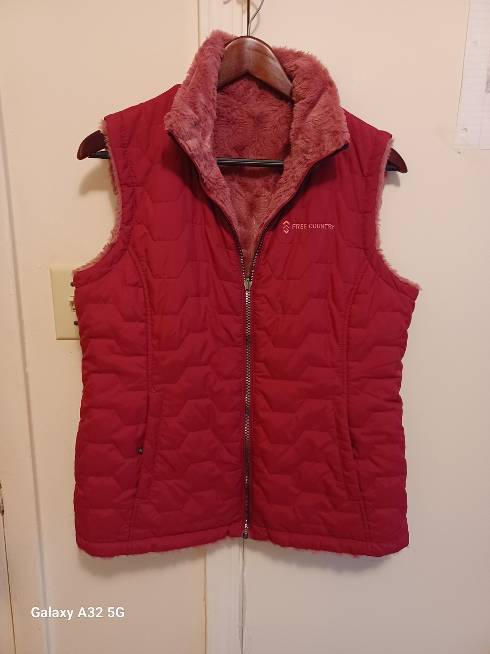 Free Country Women’s Red Quilted Faux-Fur Lined Vest